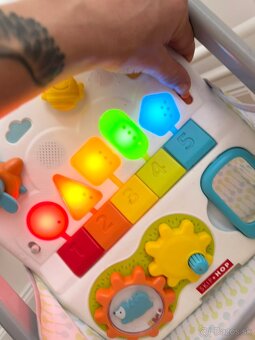 Skip hop explore&more choditko 4v1 - interakticna hracka - 2