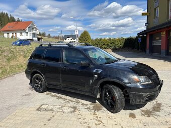Mitsubishi Outlander - 2