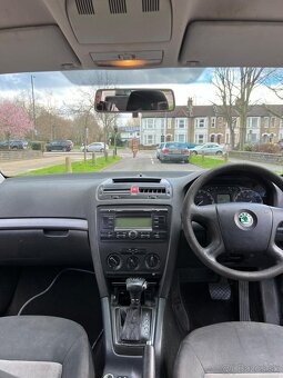 predam interier , plasti, roleta, škoda octavia II combi - 2