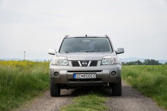 Predám Nissan xtrail 4x4 2,2 100kw nafta - 2