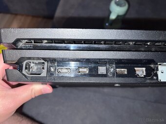 PS4 PRO 1TB Jet black - 2