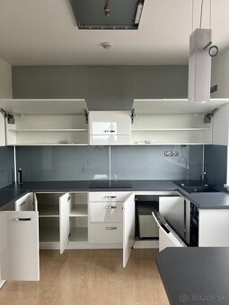 REZERVOVANE Kuchynská linka s podsvietením - 2