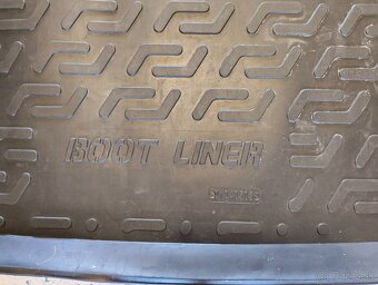 Gumová vana do kufra - 2