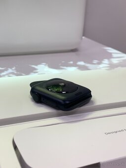 Apple Watch SE (3. generácia) 44 mm – dobrý stav - 2