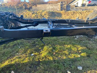 Predám šasi na Mitsubishi Pajero2 2.8 wagon - 2