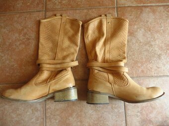 Kožené vysoké čižmy - veľ. 38 - 2