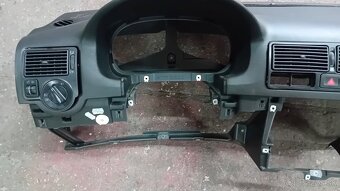 Palubná doska Golf 4 / Bora - 2