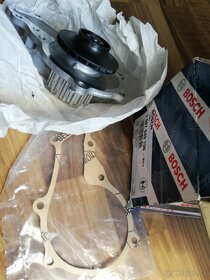 BOSCH 1 987 949 730 Vodná Pumpa PSA - 2