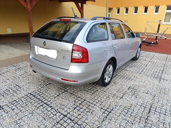 Škoda Octavia Combi 2.0 TDI 4x4 DSG Kožený interiér - 2