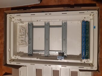 Rozvodnica rozvádzač Eaton 36+6 modulová IP30 - 2