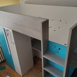 Poschodová posteľ so šatníkom a stolikom - 2