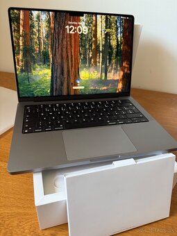 Apple MacBook M3 pro 8GB 14” - 2