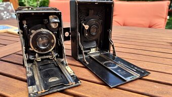 2x starozitny fotoaparat. - 2