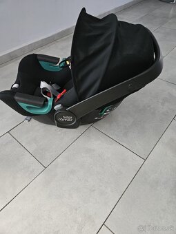 Vajíčko a Izofix základňa Britax Römer - 2
