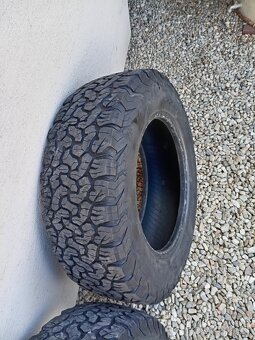 245/65 r17 - 2