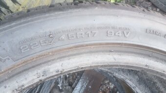 225/45r17 - 2