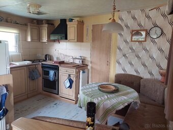 Mobilheim - chalupa neďaleko od Nitry. Nitr. Hrnčiarovce - 2