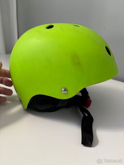Darujem detsku prilbu 3-4r. - 2