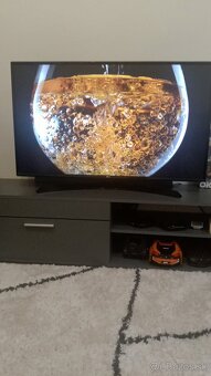 LG 42" 4K UHD UJ635V. - 2