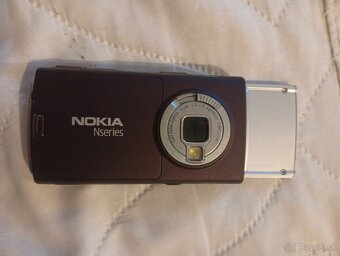 Nokia N 95 v top stave - 2