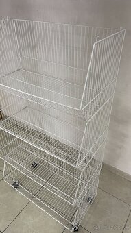 Kovový stojan do predajne - 2