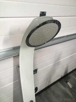 Sprchovy kut so sprchou - 2