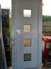 plastove dvere ,vchodove , okna plast, garažova brana - 2