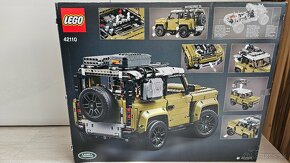 LEGO 42210 Land Rover Defender - 2