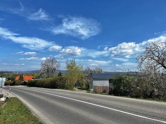 stavebný pozemok 1058 m2 - 2