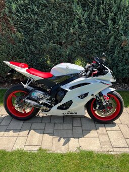 Yamaha R6 - 2