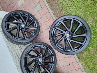Volkswagen r19 - 2