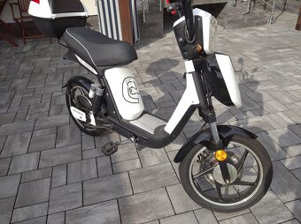 Elektroskúter E- babeta Racceway + náhradná PB batéria - 2