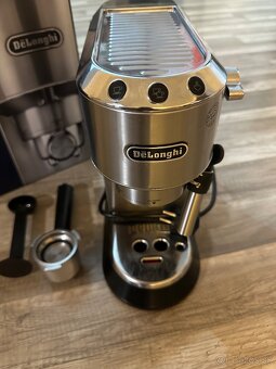 Predám kávovar delonghi dedica style - 2