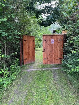 Na predaj pozemok o rozlohe 292000 m2 s poľovníckou chatou - 2