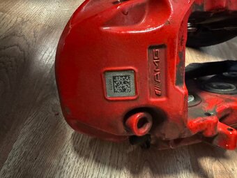 BRZDOVÉ STRMEŇE MERCEDES AMG A20806202 - 2