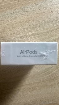 Apple AirPods 4 (2024) - 2