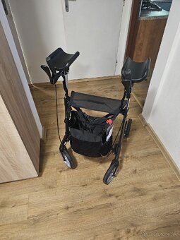 G aparát chodítko. - 2