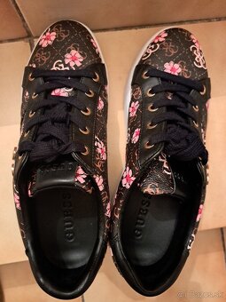 Tenisky guess - 2
