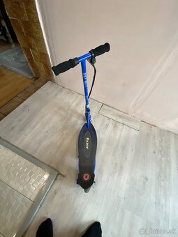 Detska elektricka kolobezka (razor) - 2