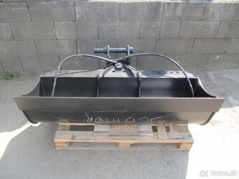 Hydraulická svahovací lžice 150cm Jcb 3cx-4cx - 2