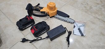Predám batériovú / aku mini pílu - úplne nová, 2 x baterka - 2