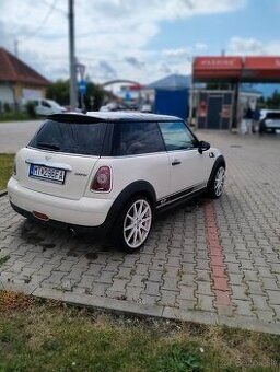 Mini Cooper 1,6benz - 2