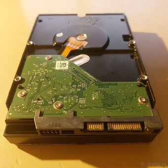 WD RED NASware 4TB - polofunkčný - 2
