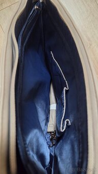 kabelka Guess bledá - 2