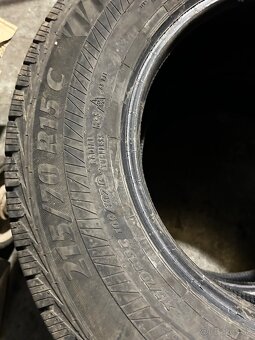 215/70 R15C - 2