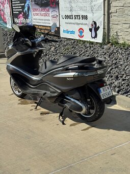 Piaggio x350 - 2