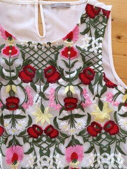 Vyšívaná blúzka Orsay - 2