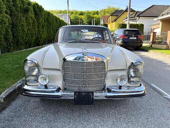 Mercedes Benz W111 - 2