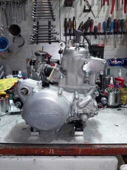 Predam motor Hodna CR250 rok 1998 - 2