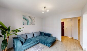 CENTRUM moderný klimatizovaný 2 izb.tehlový byt s balkónom - 2